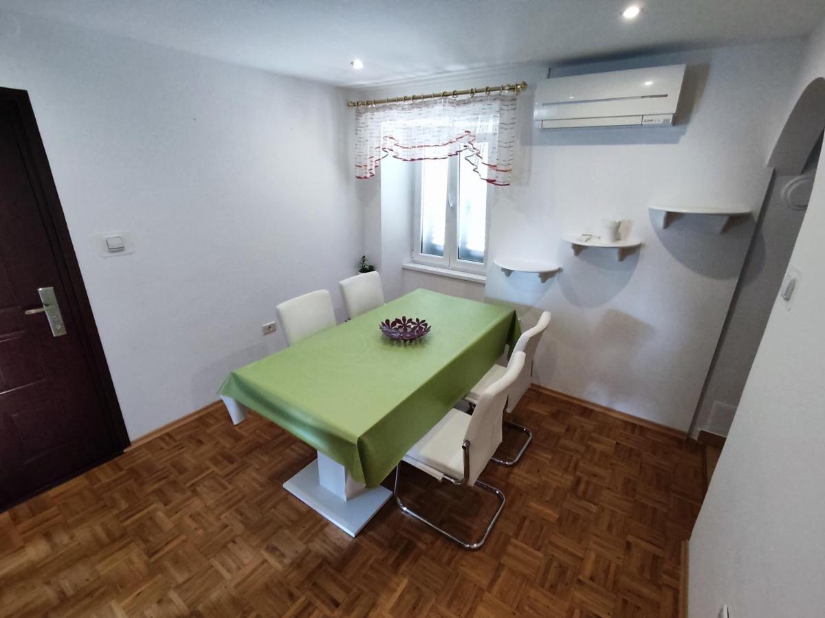 Silvo Apartments Capodistria Esterno foto